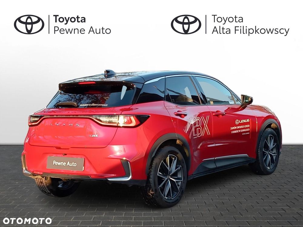 Lexus LBX 1.5 Hybrid Cool - 2