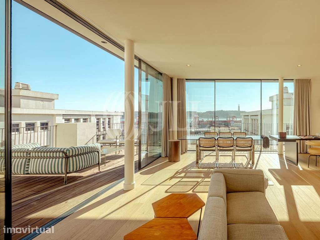 Apartamento T3 com varanda e estacionamento, no Lumia, Lisboa - Grande imagem: 2/42