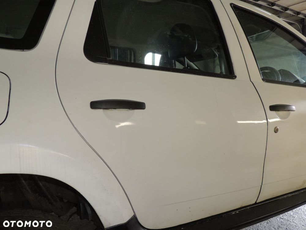 Drzwi prawy tył DACIA DUSTER 1.6 16V '13r