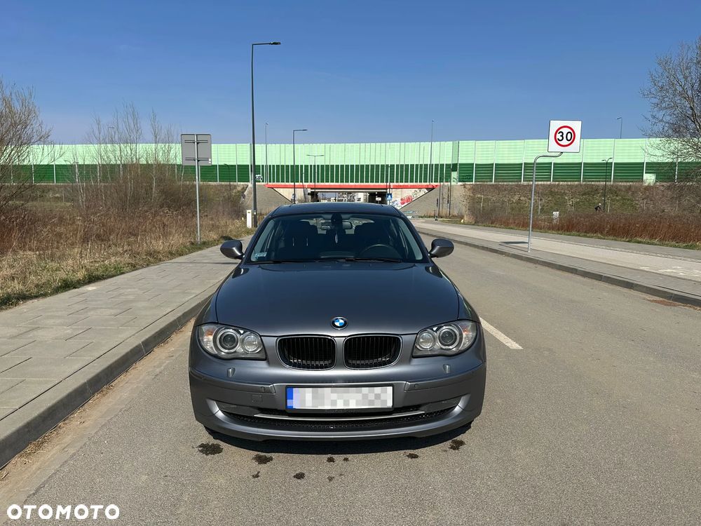 BMW Seria 1 120d DPF - 1