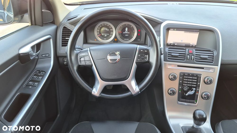 Volvo XC 60 D4 Momentum - 11