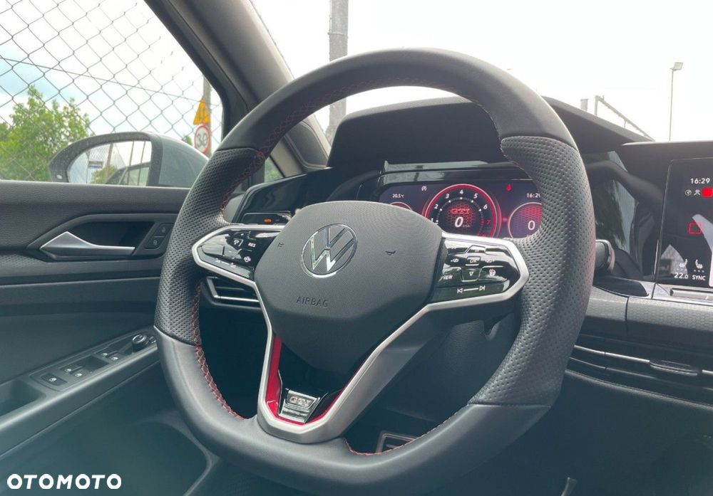 Volkswagen Golf - 26