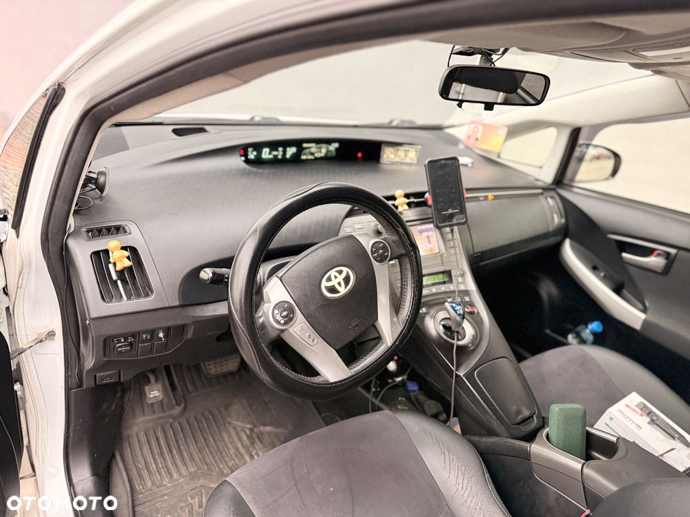 Toyota Prius (Hybrid) Comfort - 9