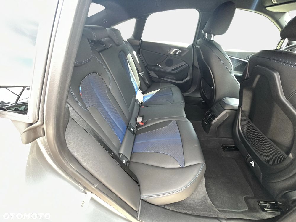 BMW Seria 2 218i - 13