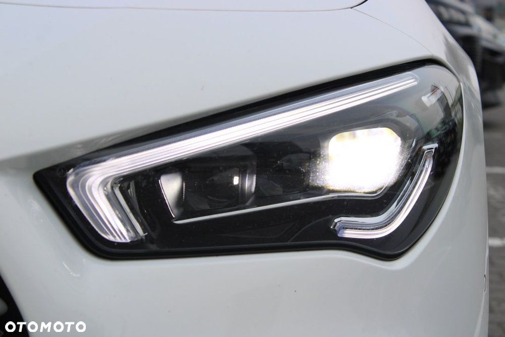 Mercedes-Benz CLA - 10