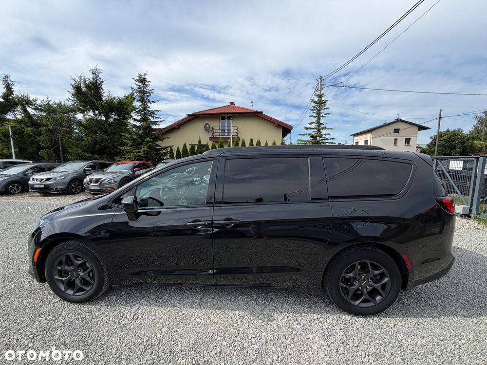 Chrysler Pacifica - 7