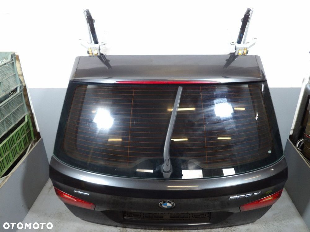 BMW 5 F11 TYLNA KLAPA  B90 - 2