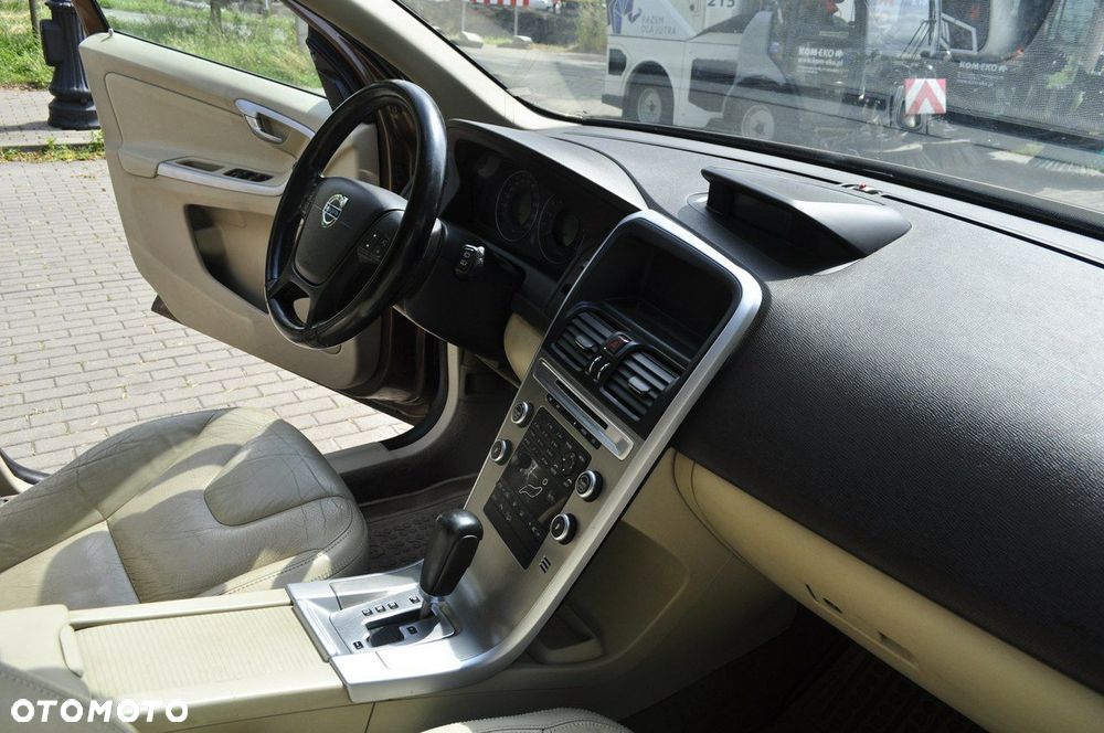 Volvo XC 60 2.4D AWD - 16