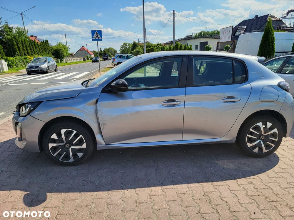 Peugeot 208 Benzin 100 Allure - 12