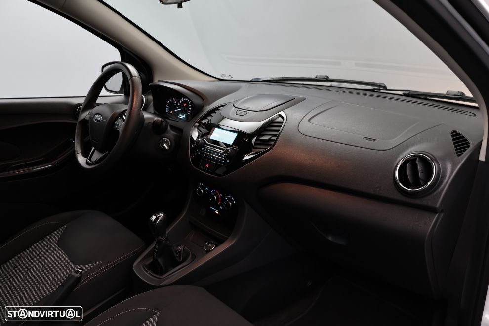 Ford KA+ 1.19 Ti-VCT White & Black Edition - 38