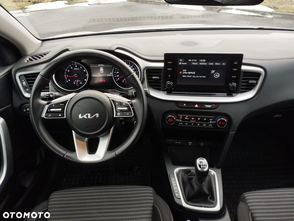 Kia Ceed 1.5 T-GDI M - 13