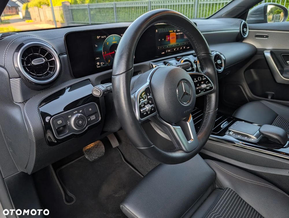 Mercedes-Benz CLA 200 d Progressive 8G-DCT - 12