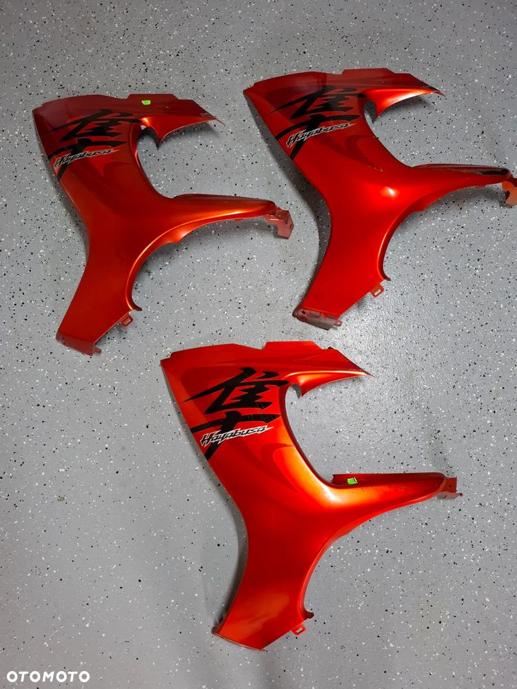 Suzuki GSXR 1300 Hayabusa wypełnienie panel owiewka boczek bok - 1