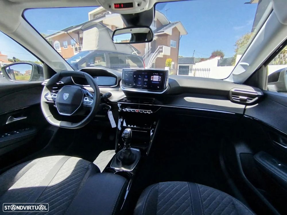 Peugeot 208 TURBO 100 Allure - 21