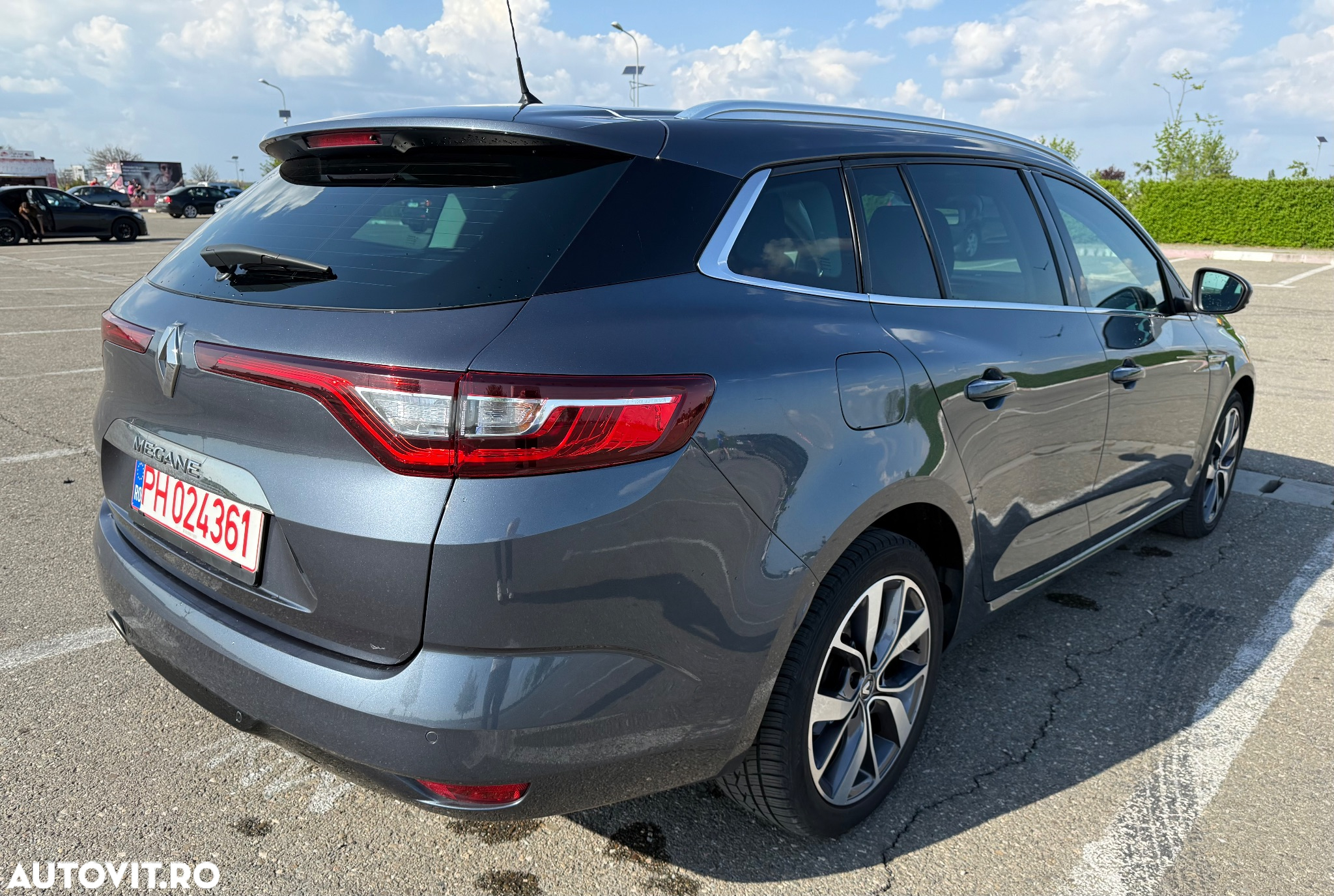 Renault Megane Grandtour ENERGY TCe 130 EDC BOSE EDITION - 4