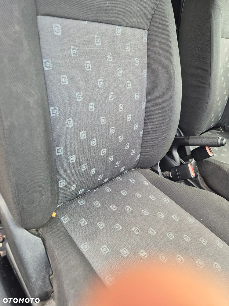 Ford Fiesta 1.3 Futura - 6