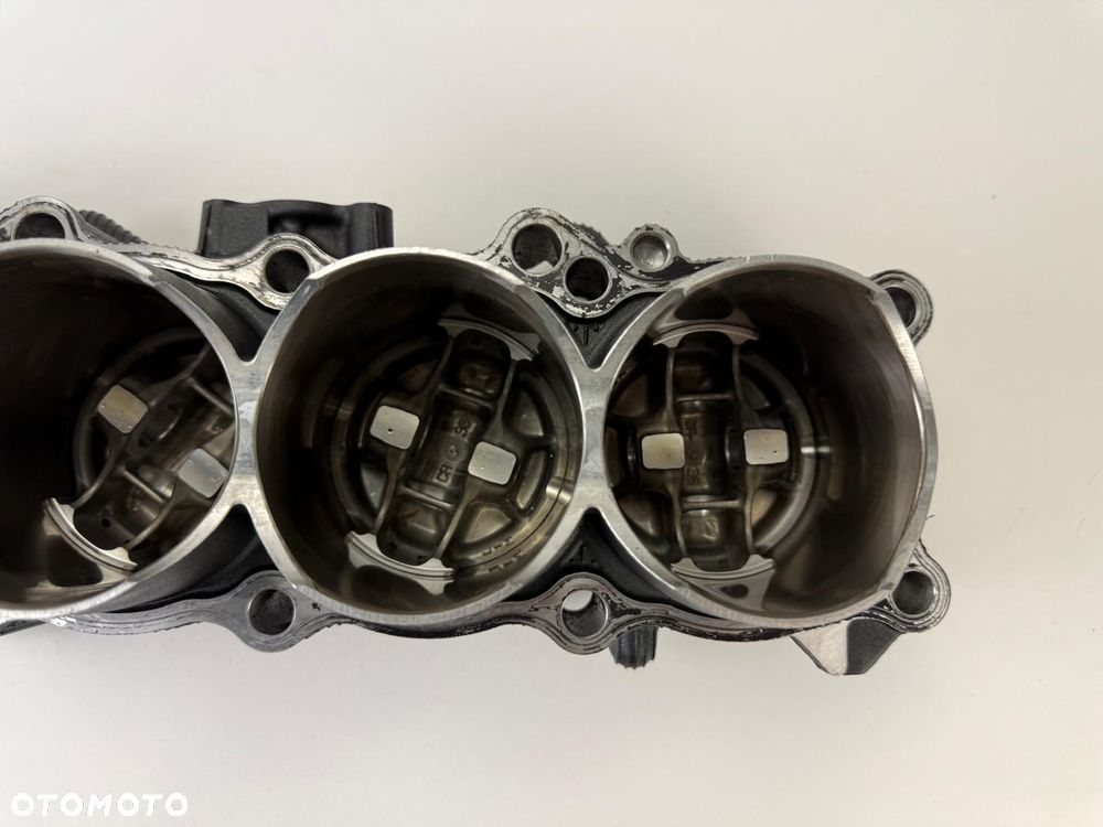 Cylinder tłoki Yamaha YZF-R1 RN32 RN49 RN65 MT 10 - 9