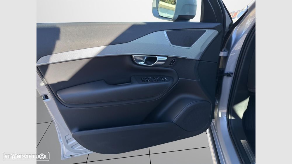 Volvo XC 90 2.0 T8 PHEV Core AWD - 12