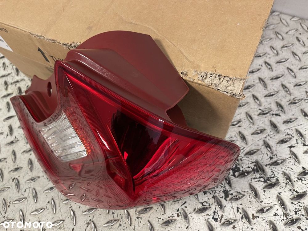 ORYGINALNA LAMPA  TYLNA PRAWA KIA KIA PICANTO III 3 GT LIFT 20-23 92402-G6400 - 3