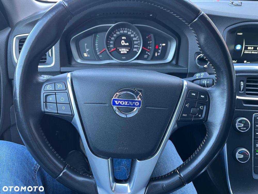 Volvo V60 D3 Geartronic Momentum - 19