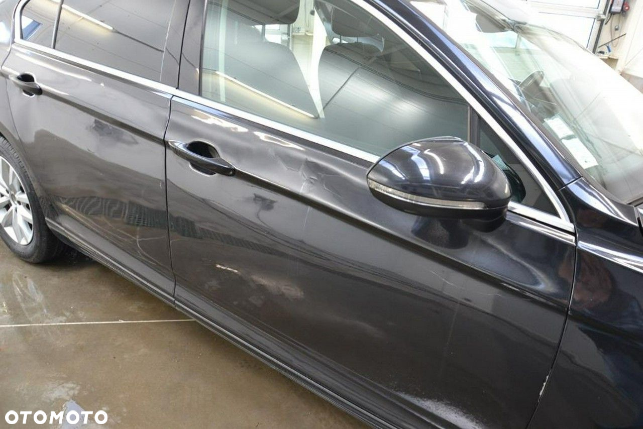Volkswagen Passat - 25