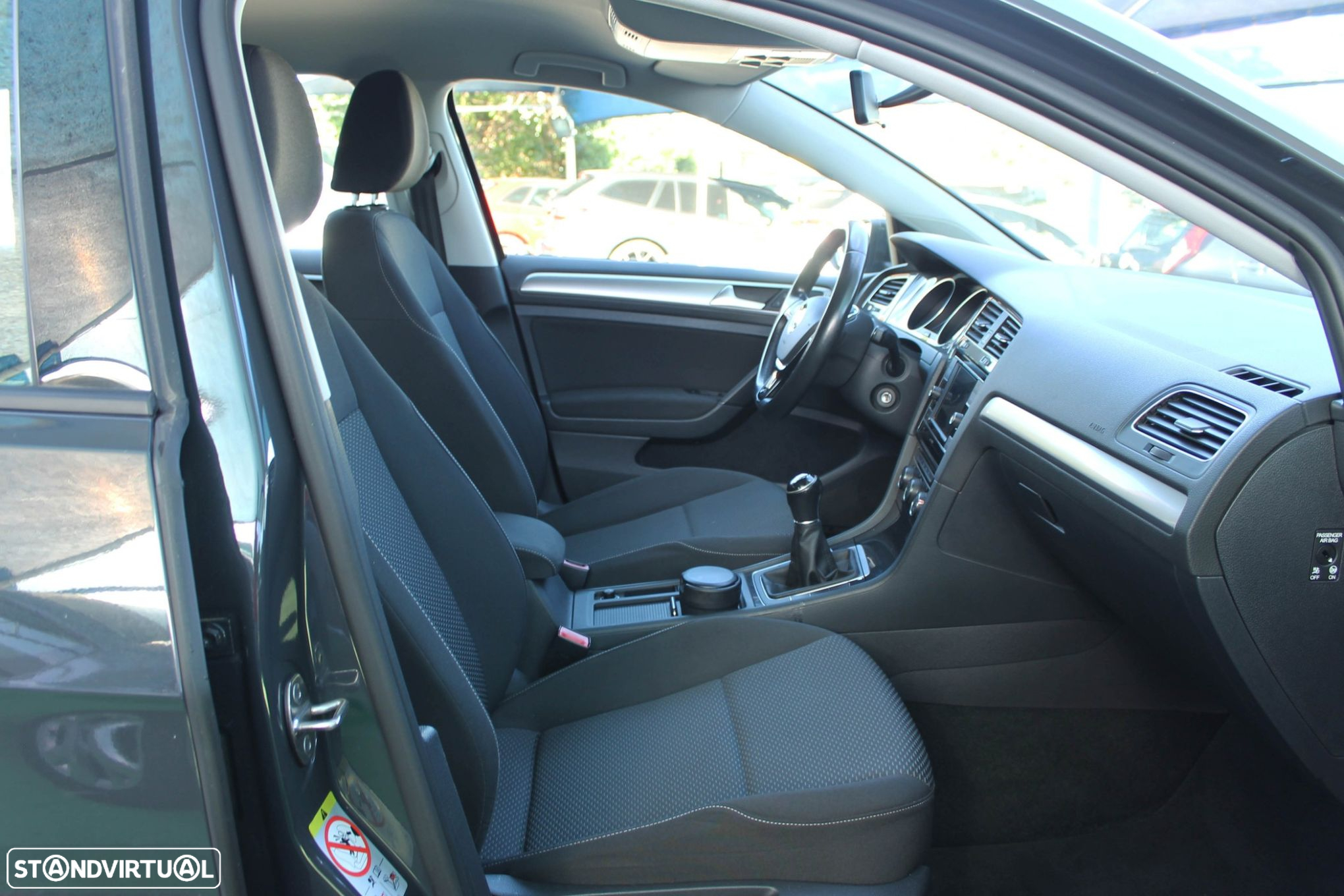 VW Golf - 35