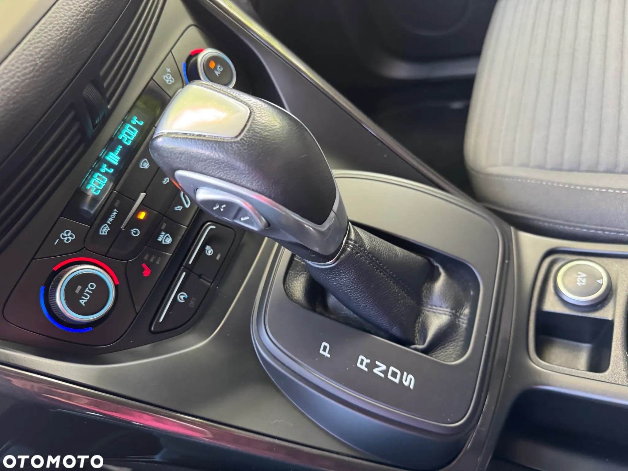 Ford C-MAX 1.5 EcoBoost Start-Stop-System COOL&CONNECT - 18