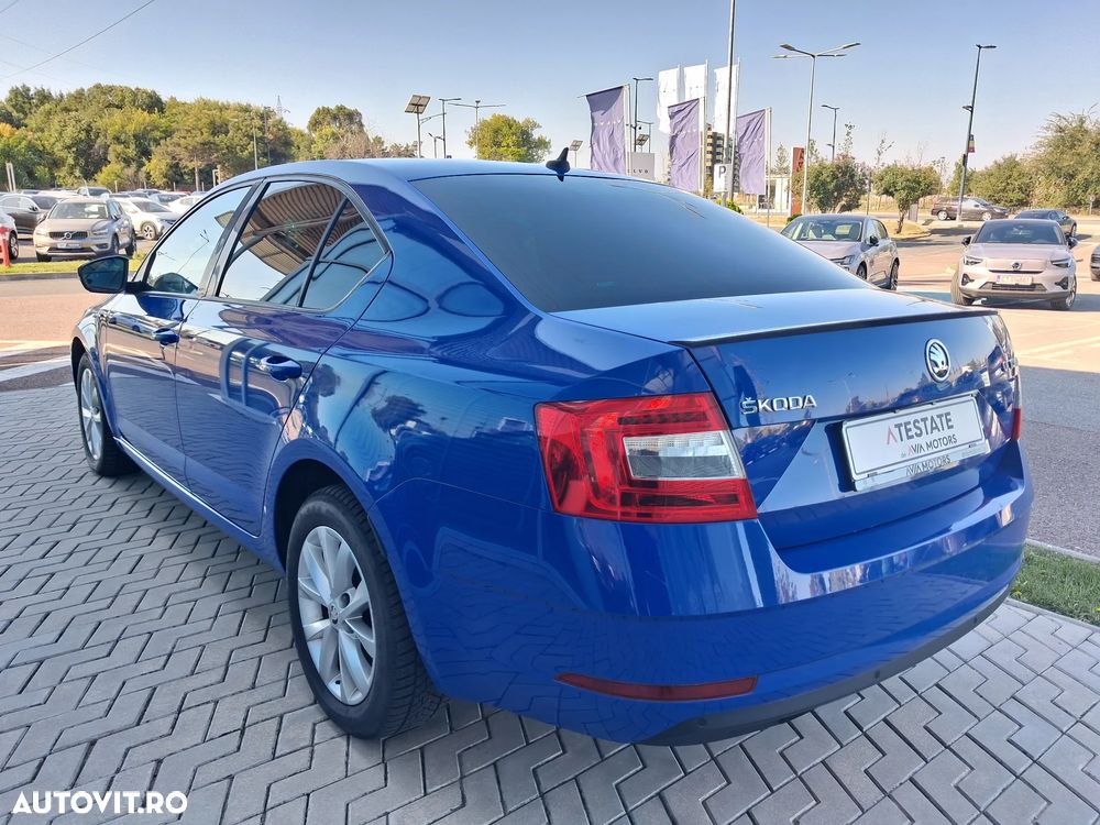 Skoda Octavia 2.0 TDI DSG 4X4 Style - 9