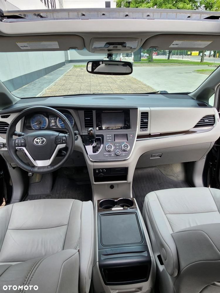Toyota Sienna 3.5 V6 XLE AWD - 5