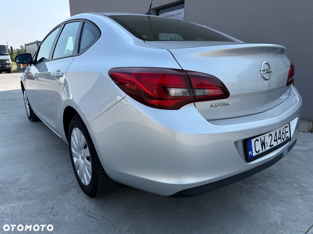 Opel Astra 1.6 Essentia EU6 - 4