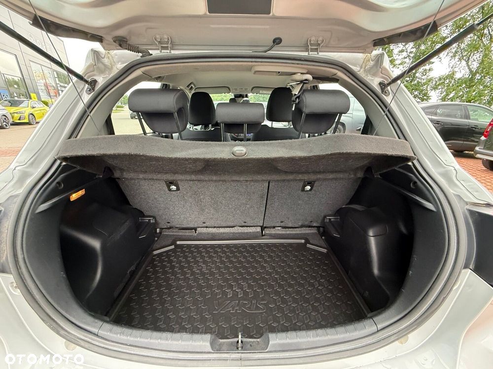 Toyota Yaris 1.5 Premium - 13