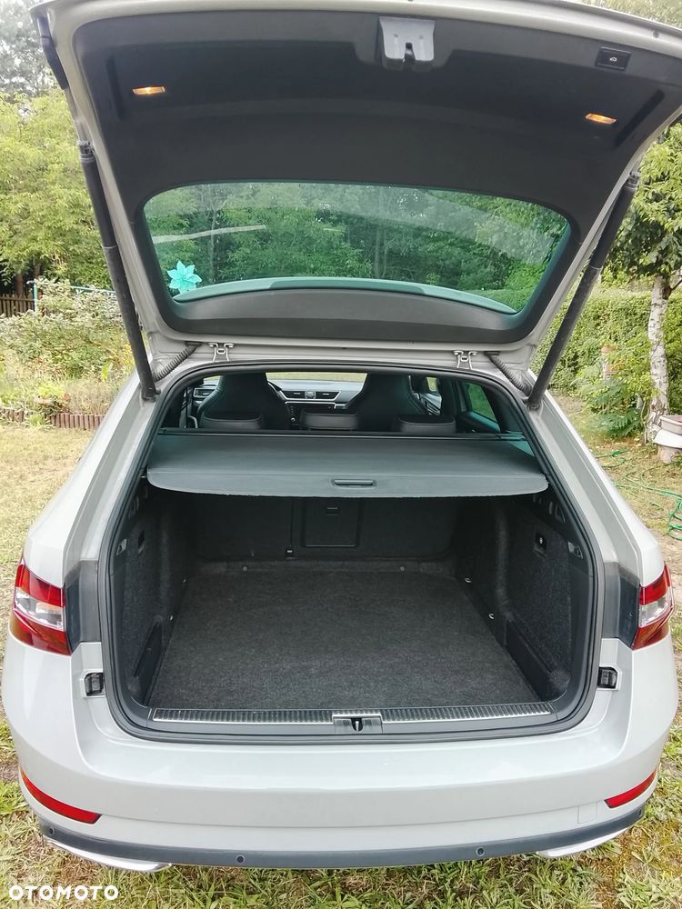 Skoda Superb 2.0 TDI Sportline - 5