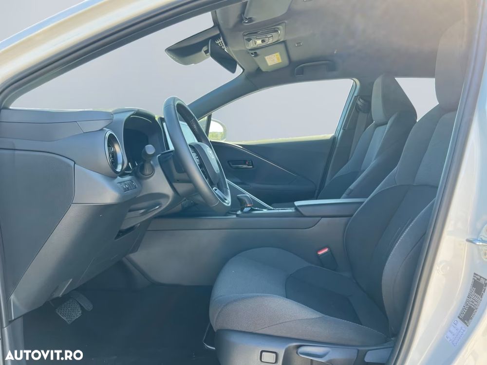 Toyota C-HR 1.8 Hybrid Team Deutschland - 9