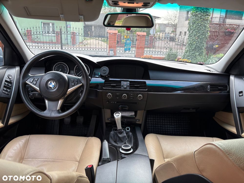 BMW Seria 5 520i - 9