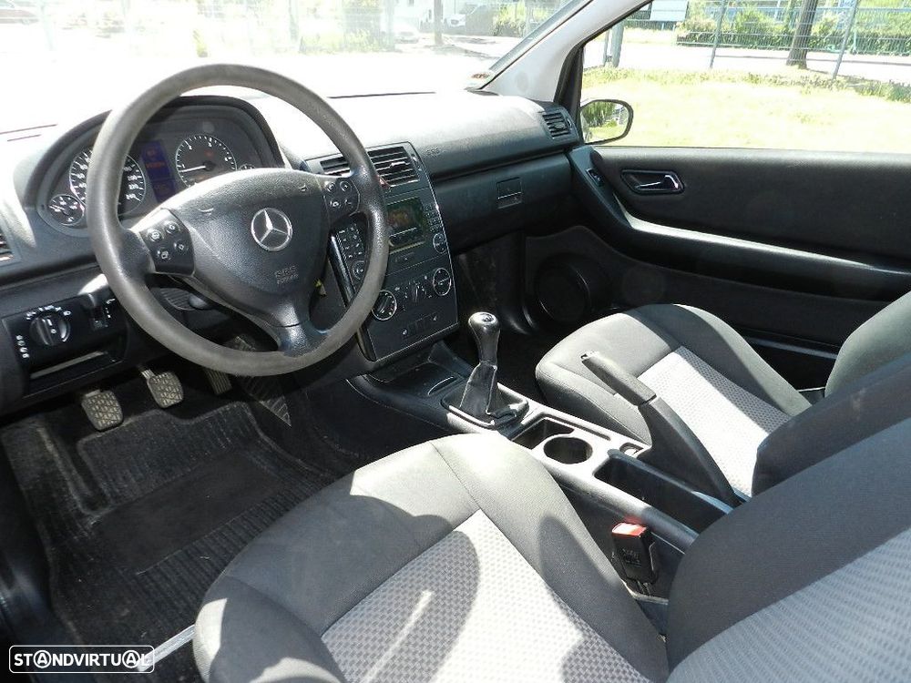 Mercedes-Benz A 160 CDi Avantgarde BlueEfficiency - 4