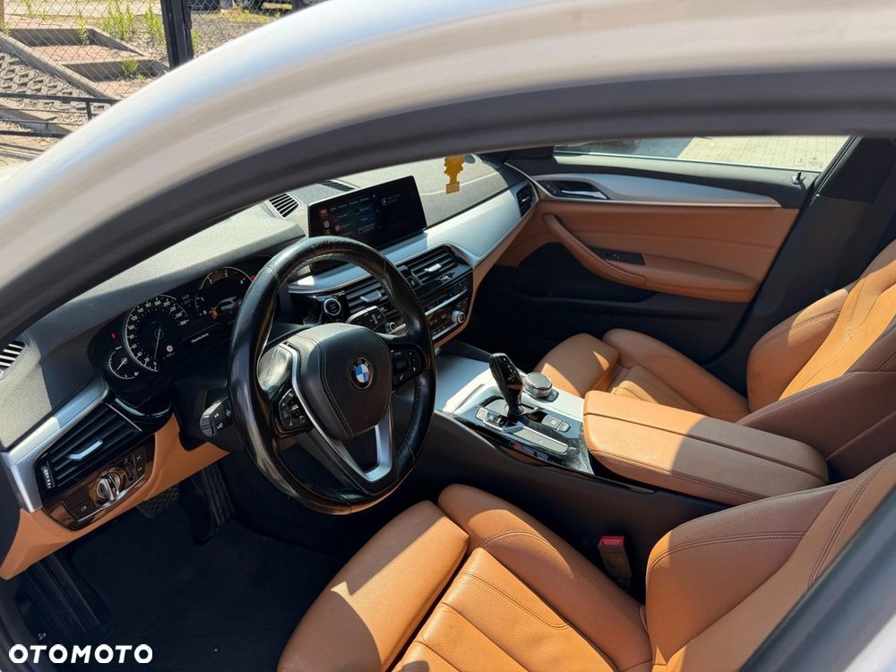 BMW Seria 5 520d Luxury Line - 23