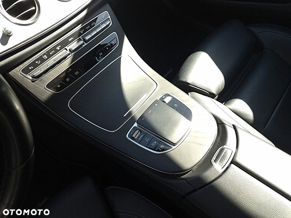 Mercedes-Benz Klasa E 220 d 4-Matic Avantgarde - 18