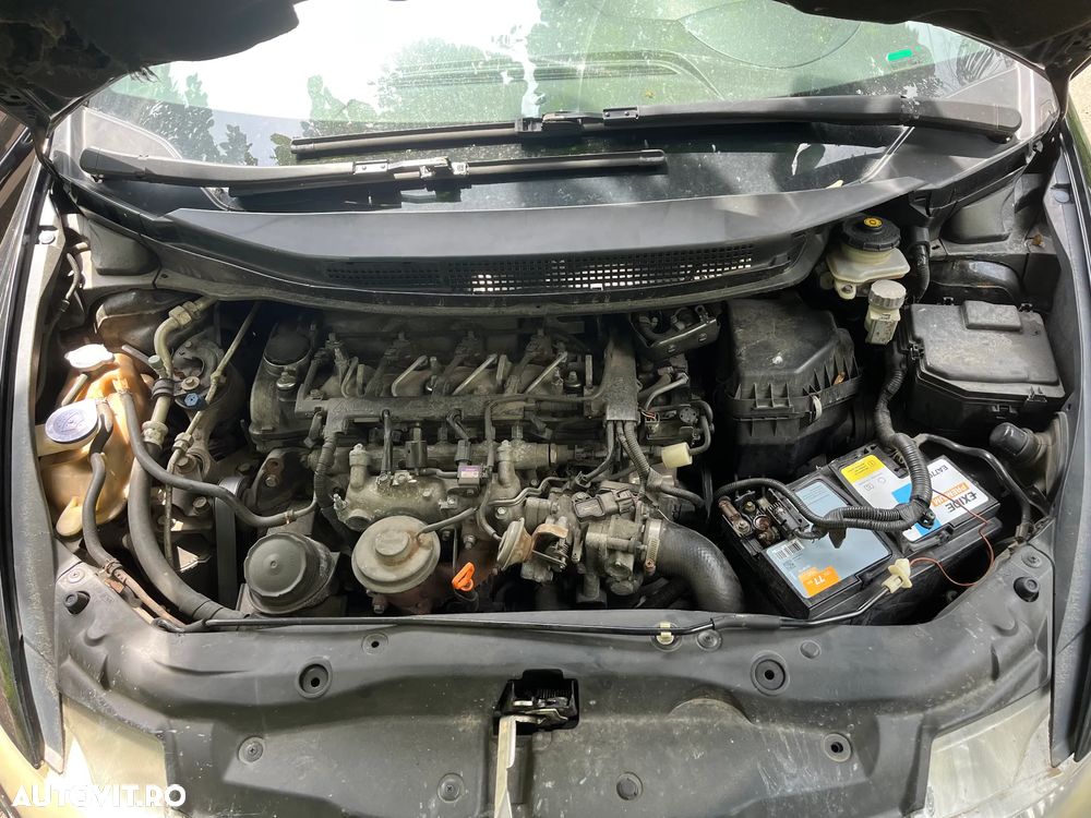 Dezmembrez Honda Civic 8 VIII negru 2,2 diesel 2007 - 9