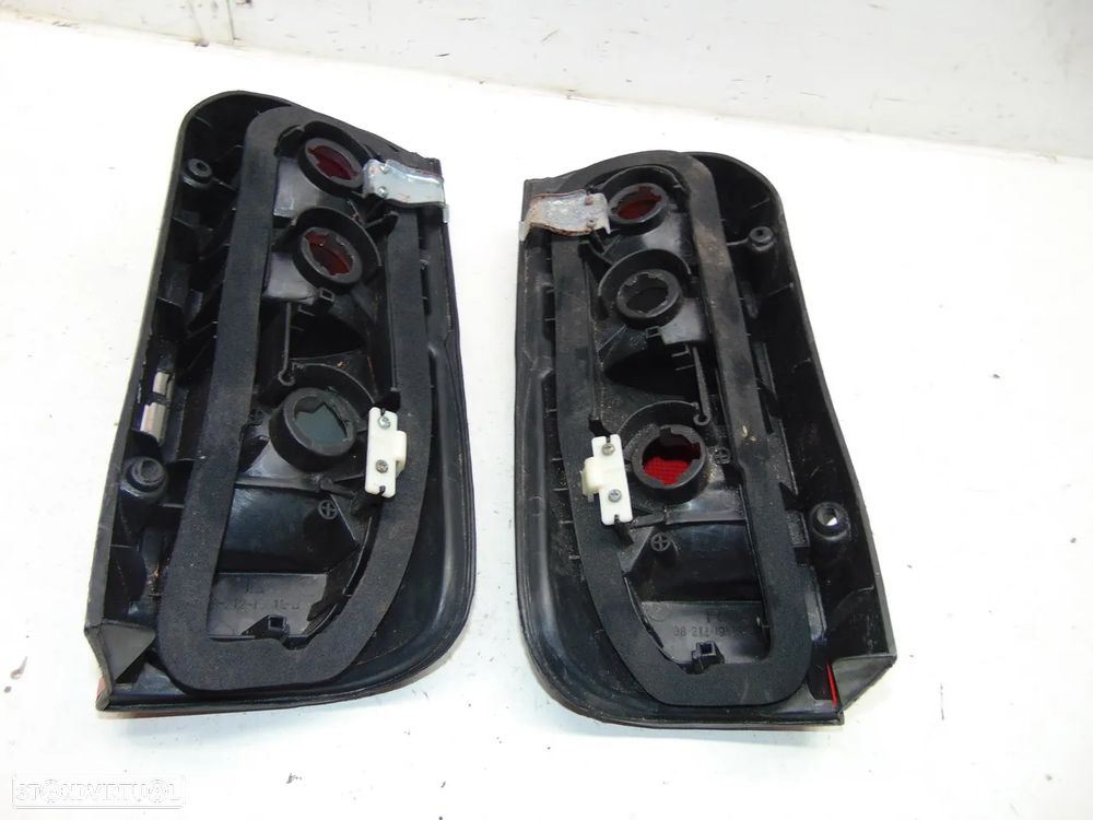 Toyota Hiace farolins - 5