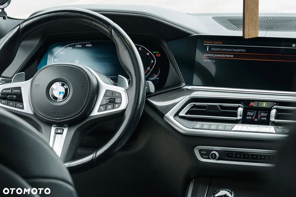BMW X5 M M50i - 9