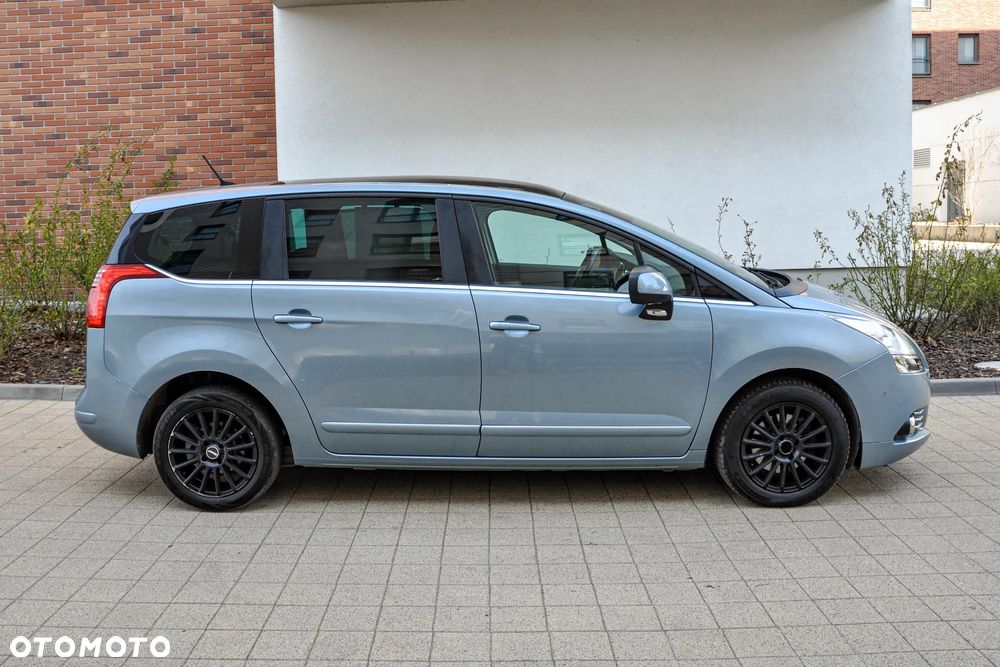 Peugeot 5008 - 5