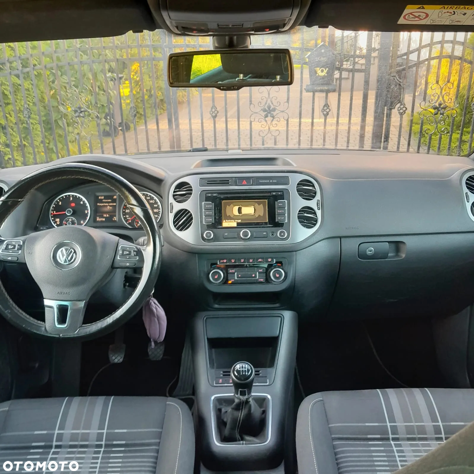 Volkswagen Tiguan 2.0 TDI DPF BlueMotion Technology Lounge Sport & Style - 8