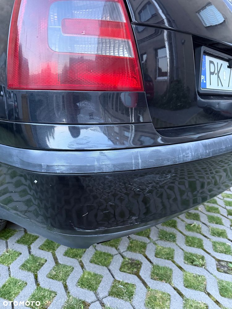 Skoda Octavia 1.6 Ambiente - 10