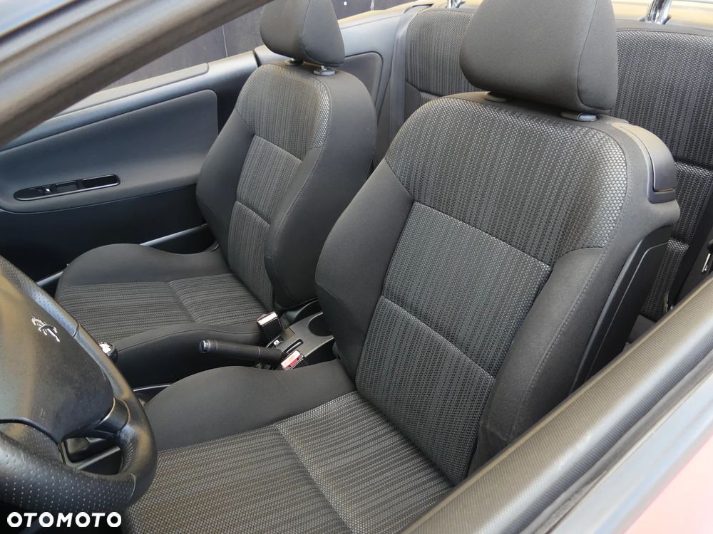 Peugeot 207 CC - 4