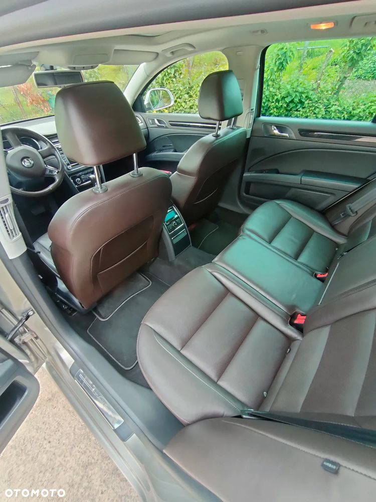 Skoda Superb 2.0 TDI DSG L&K - 10