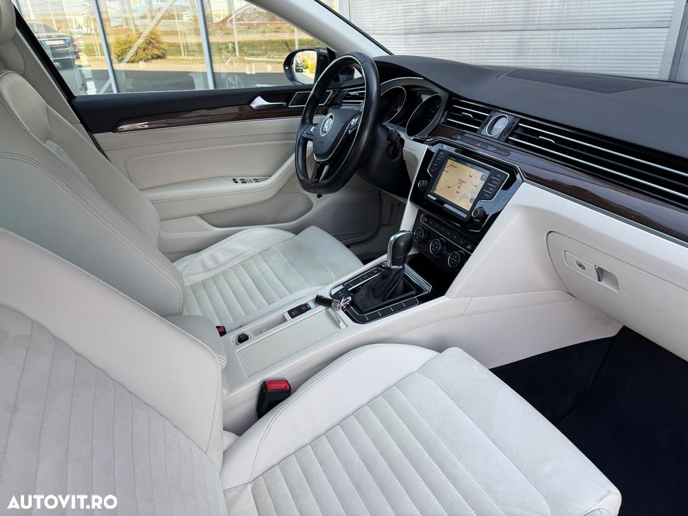 Volkswagen Passat 2.0 TDI DSG Highline - 16