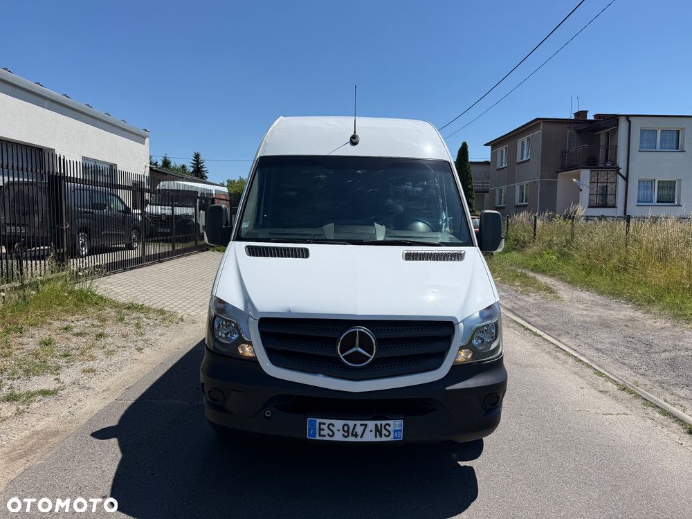 Mercedes-Benz Sprinter - 2