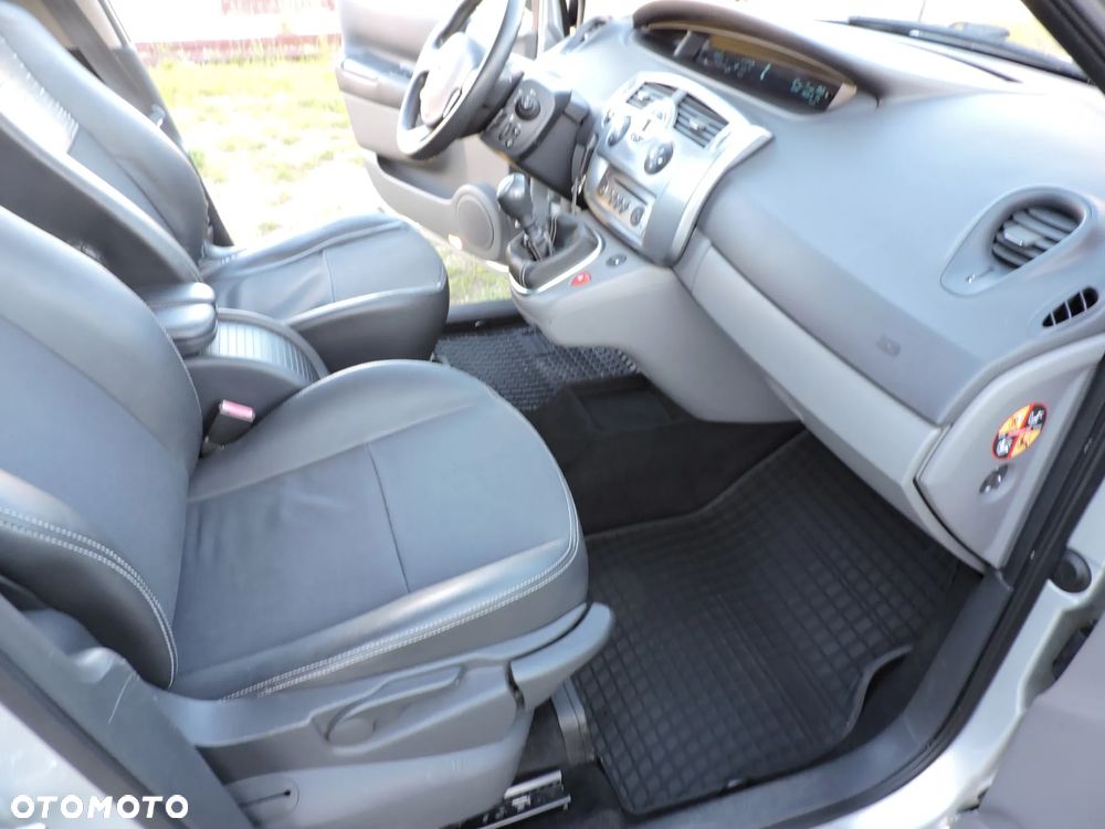 Renault Scenic 1.6 16V 110 Expression - 13