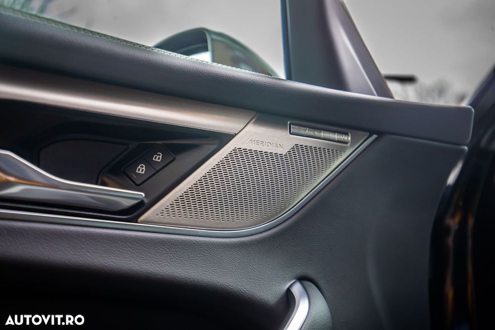 Jaguar F-Pace P250 AWD R-Dynamic Black - 21