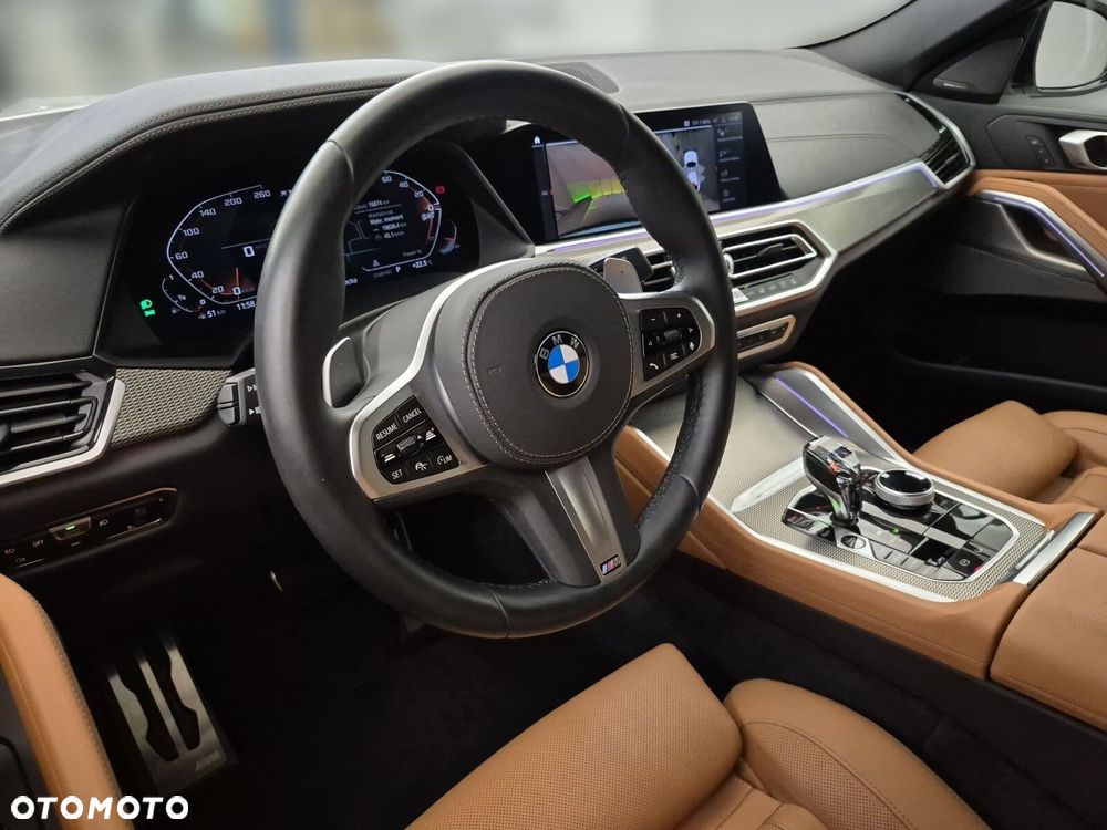 BMW X6 M50i - 11